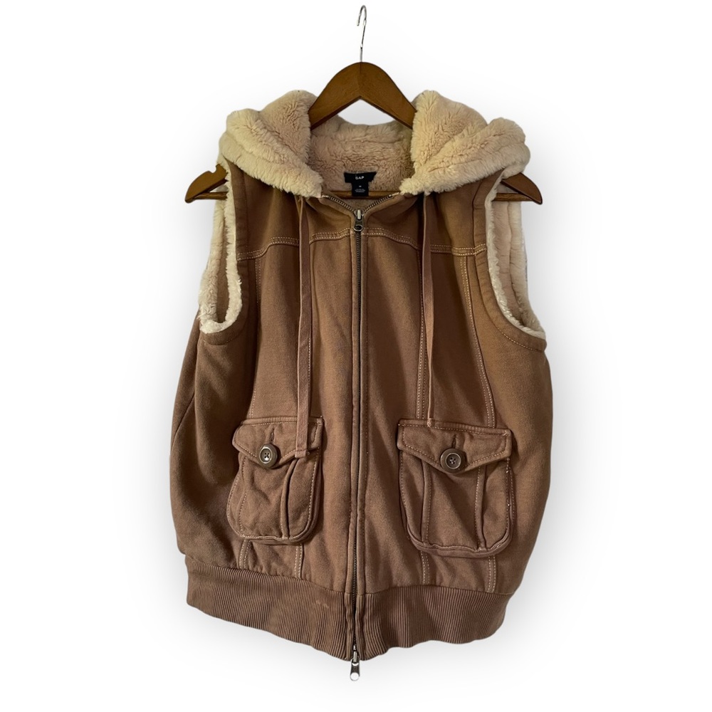 GAP cozy fuzzy tan vest